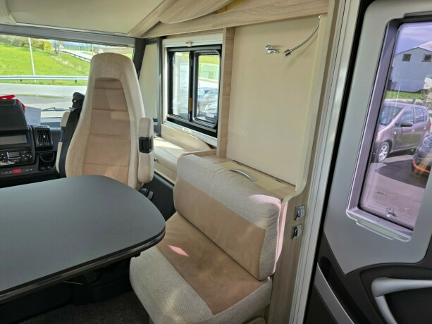 laika-ecovip-712-queensbed-senkeseng-alde-stort-kj248leskap-l-sittegruppe-diesel-2019-big-19