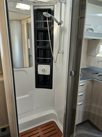laika-ecovip-712-queensbed-senkeseng-alde-stort-kj248leskap-l-sittegruppe-diesel-2019-big-47
