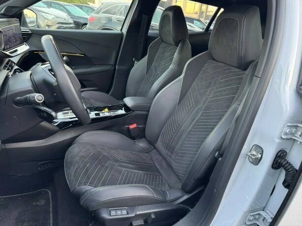 peugeot-e-2008-elektrisitet-2024-big-8