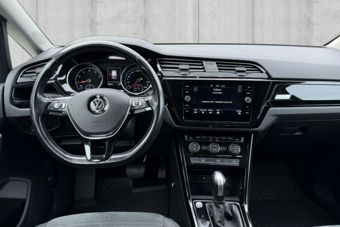 volkswagen-touran-bensin-2020-big-7
