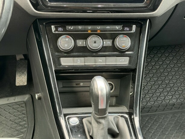 volkswagen-touran-bensin-2020-big-11