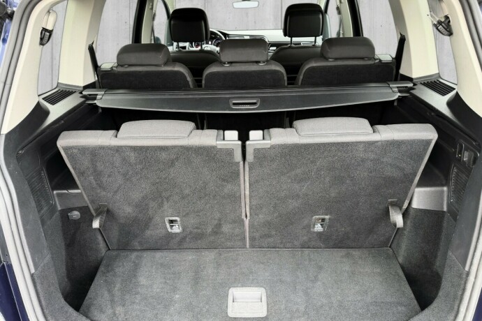 volkswagen-touran-bensin-2020-big-16