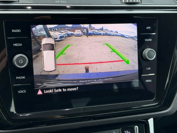 volkswagen-touran-bensin-2020-big-10