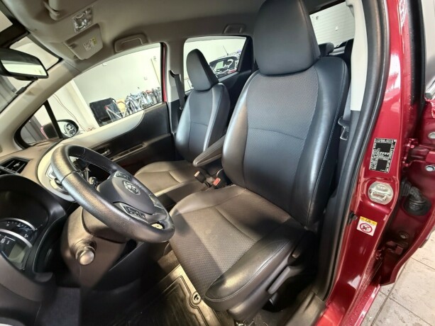 toyota-yaris-elektrisitetbensin-2013-big-10