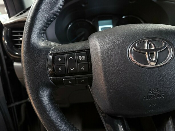 toyota-hilux-diesel-2021-big-17