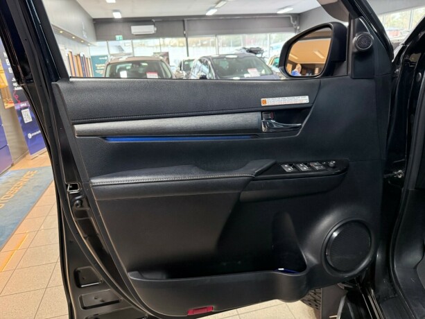 toyota-hilux-diesel-2021-big-12