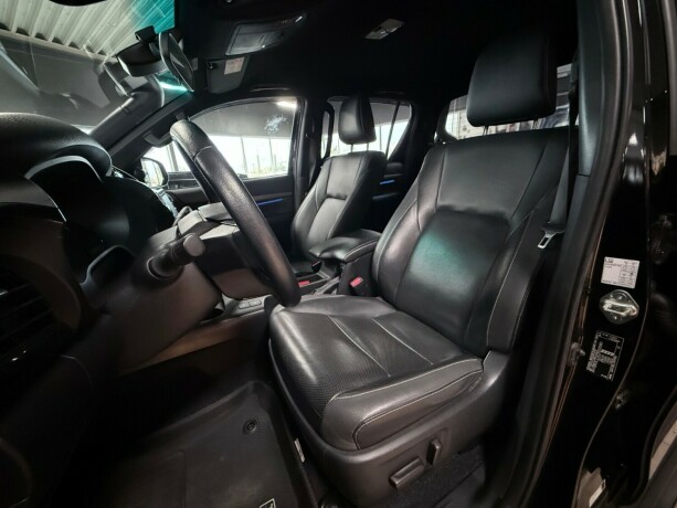 toyota-hilux-diesel-2021-big-13