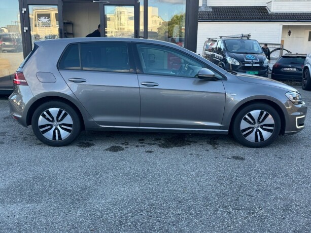 volkswagen-golf-elektrisitet-2015-big-5