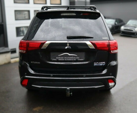 mitsubishi-outlander-elektrisitetbensin-2017-big-5