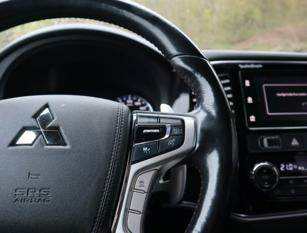 mitsubishi-outlander-elektrisitetbensin-2017-big-15