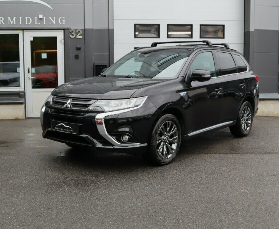 mitsubishi-outlander-elektrisitetbensin-2017-big-0