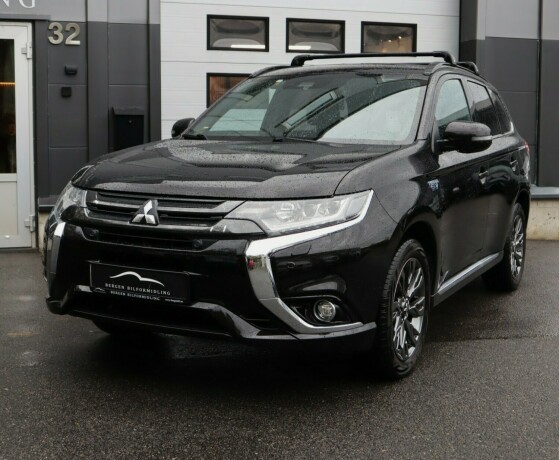 mitsubishi-outlander-elektrisitetbensin-2017-big-2