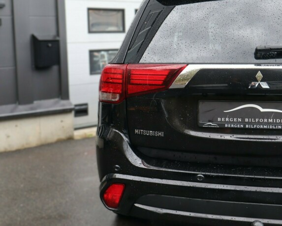 mitsubishi-outlander-elektrisitetbensin-2017-big-6