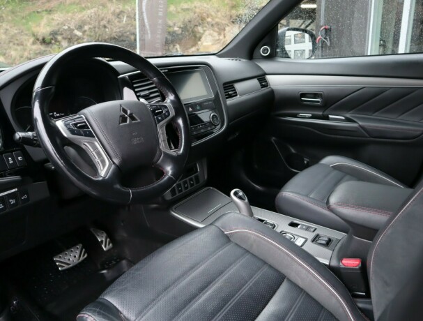 mitsubishi-outlander-elektrisitetbensin-2017-big-8
