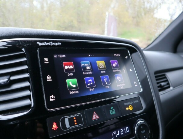 mitsubishi-outlander-elektrisitetbensin-2017-big-26