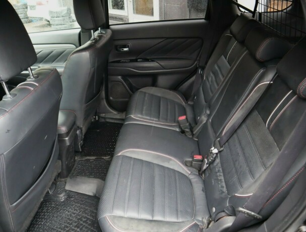mitsubishi-outlander-elektrisitetbensin-2017-big-20