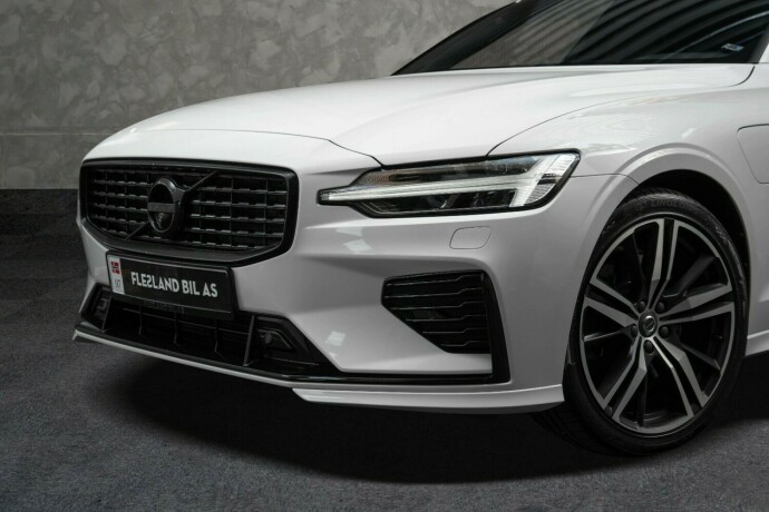 volvo-v60-elektrisitetbensin-2020-big-2