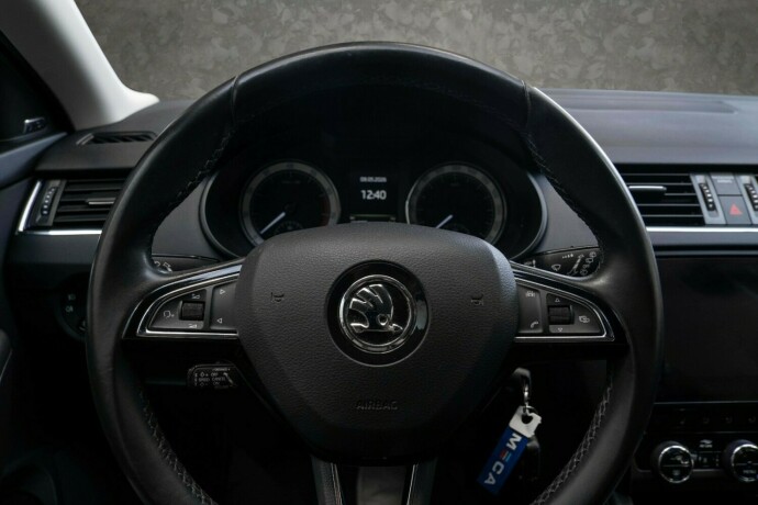 skoda-octavia-bensin-2018-big-12