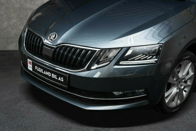 skoda-octavia-bensin-2018-big-4