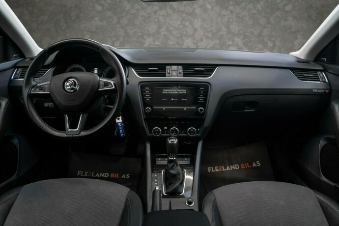 skoda-octavia-bensin-2018-big-27