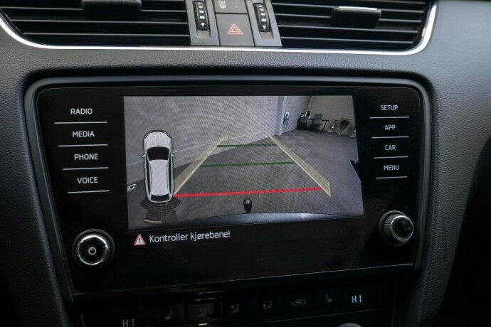 skoda-octavia-bensin-2018-big-19