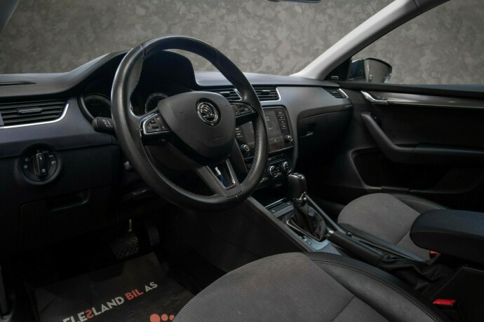 skoda-octavia-bensin-2018-big-24