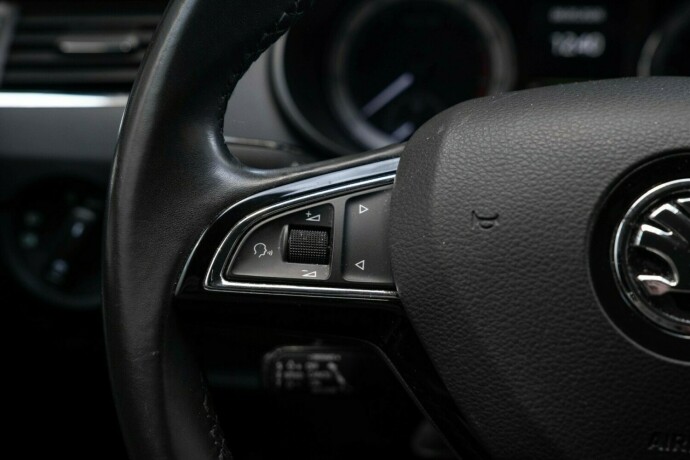 skoda-octavia-bensin-2018-big-13