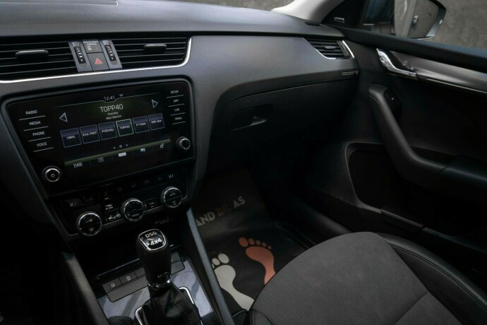 skoda-octavia-bensin-2018-big-15