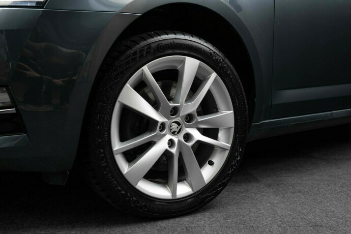 skoda-octavia-bensin-2018-big-3