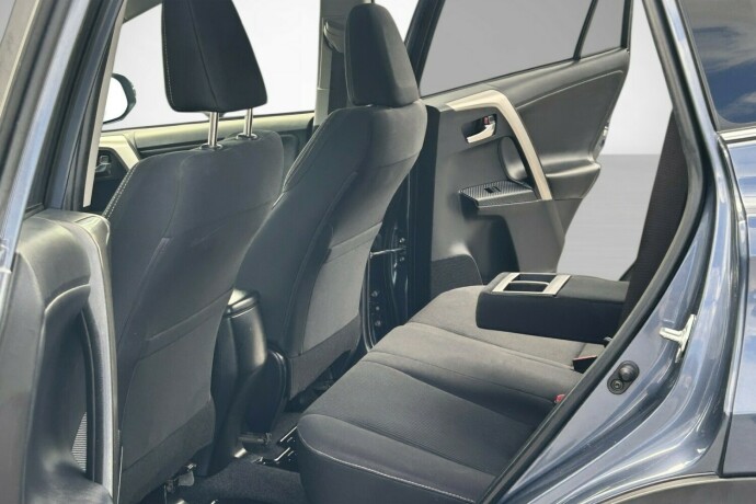 toyota-rav4-diesel-2014-big-15