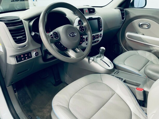 kia-soul-elektrisitet-2017-big-11