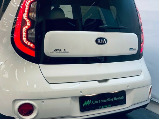 kia-soul-elektrisitet-2017-big-6