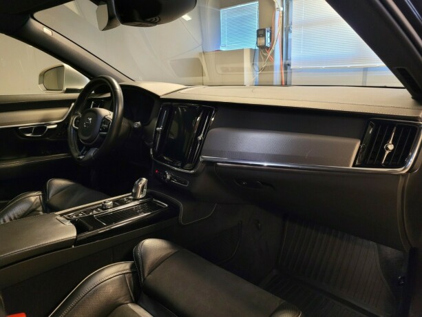 volvo-v90-plug-in-petrol-2019-big-12