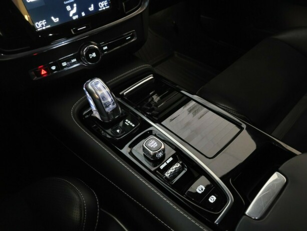 volvo-v90-plug-in-petrol-2019-big-23