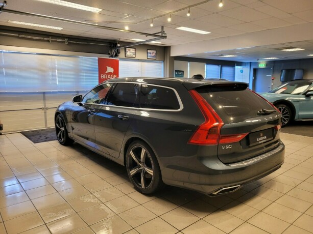 volvo-v90-plug-in-petrol-2019-big-6