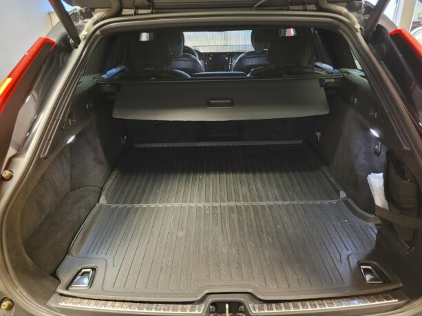 volvo-v90-plug-in-petrol-2019-big-17