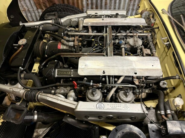 jaguar-e-type-bensin-1974-big-55