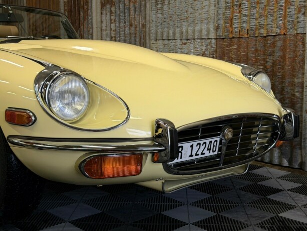 jaguar-e-type-bensin-1974-big-18
