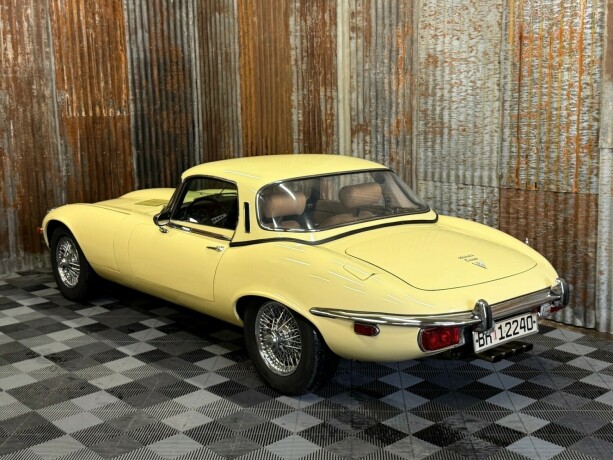 jaguar-e-type-bensin-1974-big-49