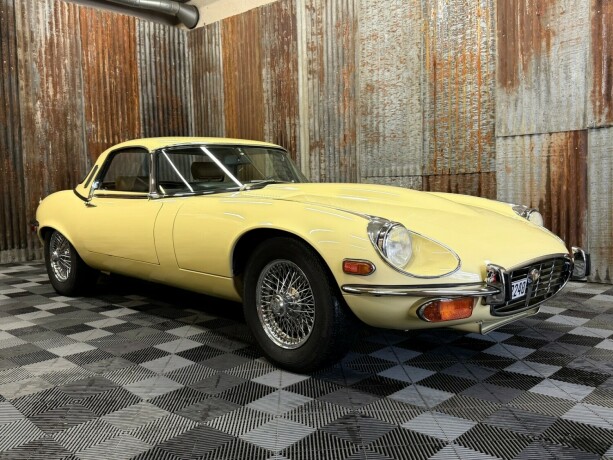 jaguar-e-type-bensin-1974-big-3