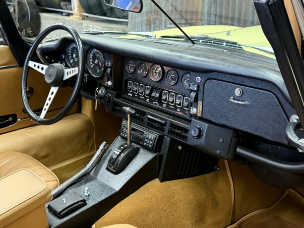 jaguar-e-type-bensin-1974-big-39