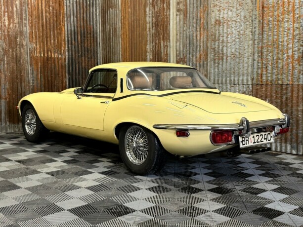 jaguar-e-type-bensin-1974-big-48