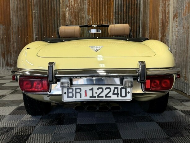 jaguar-e-type-bensin-1974-big-27