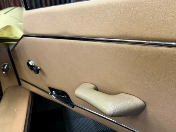 jaguar-e-type-bensin-1974-big-40