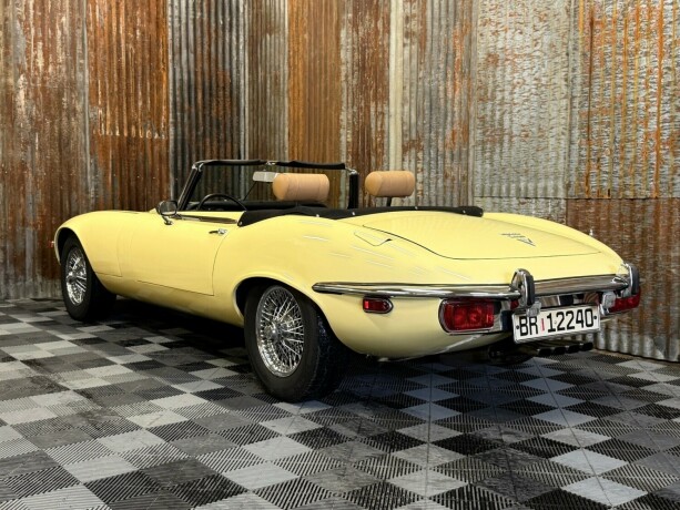 jaguar-e-type-bensin-1974-big-20