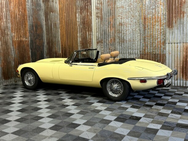 jaguar-e-type-bensin-1974-big-22