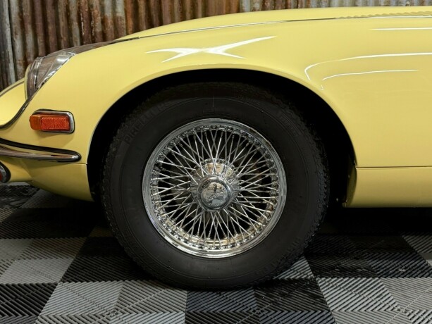 jaguar-e-type-bensin-1974-big-25