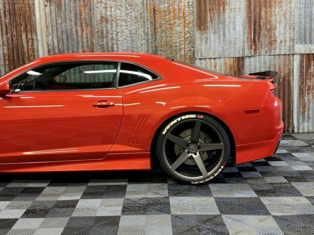 chevrolet-camaro-bensin-2010-big-15