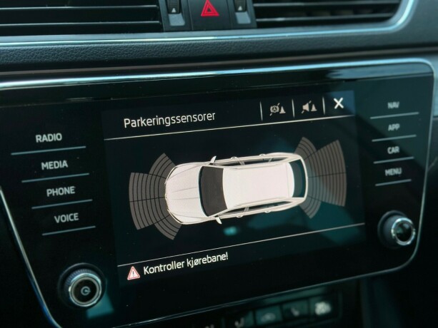 skoda-superb-diesel-2018-big-28