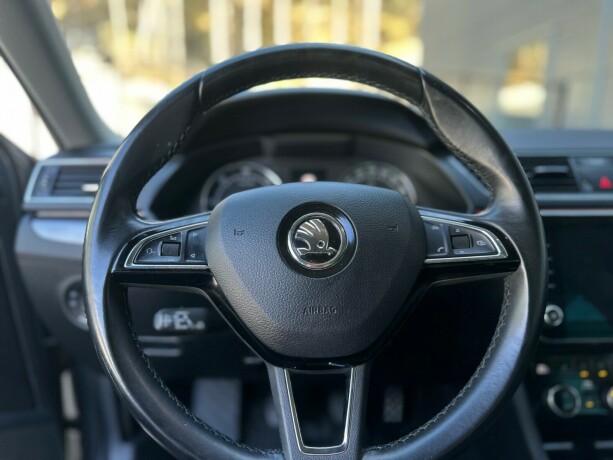 skoda-superb-diesel-2018-big-20